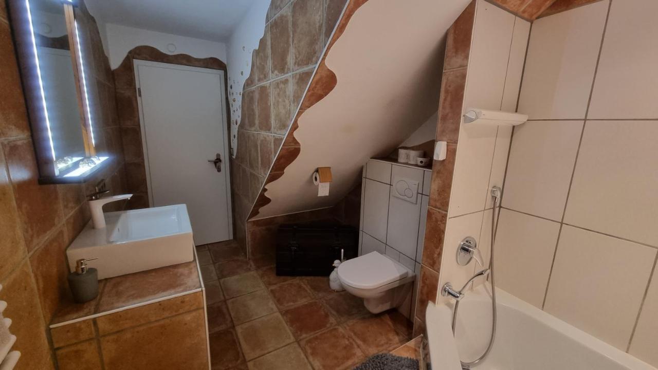 Ruheoase Am Waldrand - Auf 90Qm Sind Nicht Nur Die Eltern Und Bis Zu 5 Kinder Willkommen, Auch Hunde Und Katzen Sind Willkommen Laichingen Εξωτερικό φωτογραφία